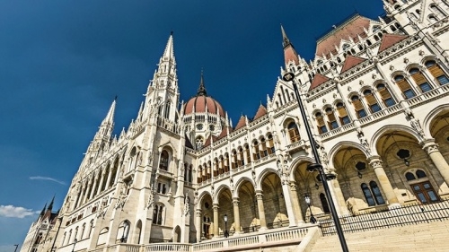 留學英國中介收費標準及注意事項